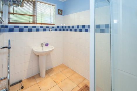 Photo of property in 41 Taipari Road, Te Atatu Peninsula, Auckland, 0610