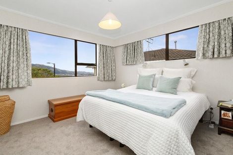 Photo of property in 49 Woodman Drive, Tawa, Wellington, 5028