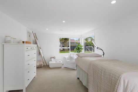 Photo of property in 64 Wilsons Road, Saint Martins, Christchurch, 8022