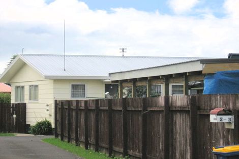 Photo of property in 2/3 Silverstone Place, Henderson, Auckland, 0612