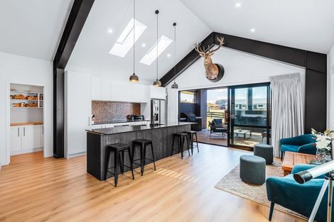 Photo of property in 2 Vickers Way, Acacia Bay, Taupo, 3385