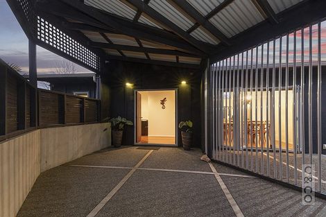 Photo of property in 8 Pineview Lane, Helensville, 0875