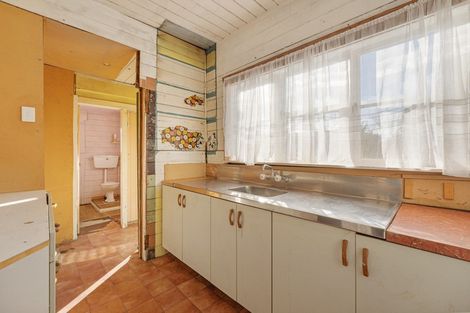 Photo of property in 23 Falstaff Street, Stratford, 4332