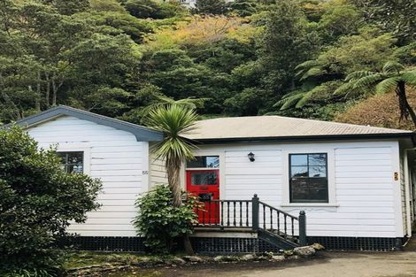 Photo of property in 55 Garden Road, Northland, Wellington, 6012