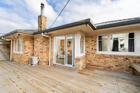 Photo of property in 330 Glengarry Road, Glen Eden, Auckland, 0602