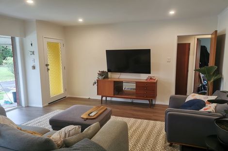 Photo of property in 2/14 Pamela Place, New Lynn, Auckland, 0600