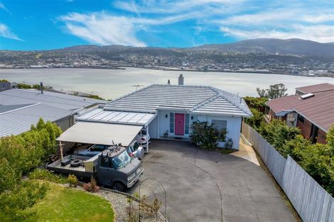 Photo of property in 121 Larnach Road, Vauxhall, Dunedin, 9013