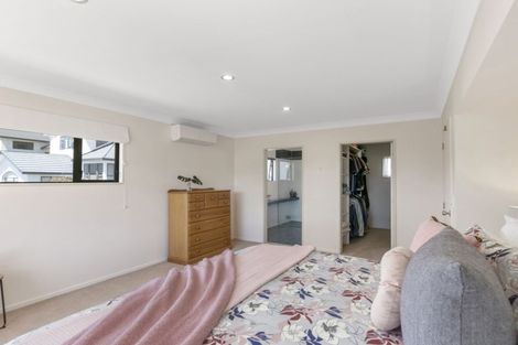 Photo of property in 2 Ridley Green, Churton Park, Wellington, 6037