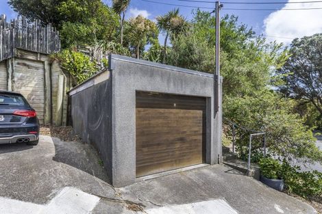 Photo of property in 22 Tai Paku Paku Road, Karaka Bays, Wellington, 6022