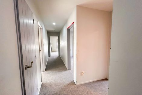 Photo of property in 5 Holsten Place, Massey, Auckland, 0614