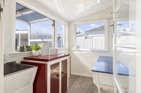 Photo of property in 18 Kent Street, Carterton, 5713