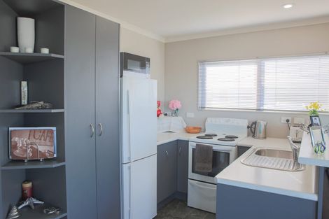 Photo of property in 2 Burrows Street, Bluff, 9814