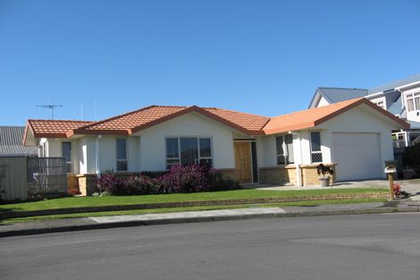 Photo of property in 12 Guildford Street, Levin, 5510