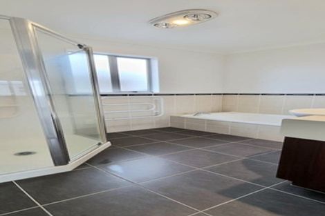 Photo of property in 23 Cambrian Crescent, Flat Bush, Auckland, 2016