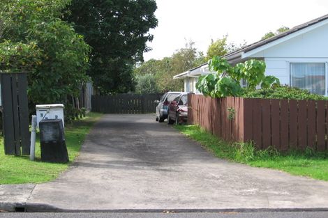 Photo of property in 1/3 Montmere Avenue, Te Atatu Peninsula, Auckland, 0610