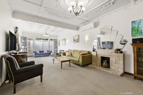 Photo of property in 28 Eden Street, Island Bay, Wellington, 6023