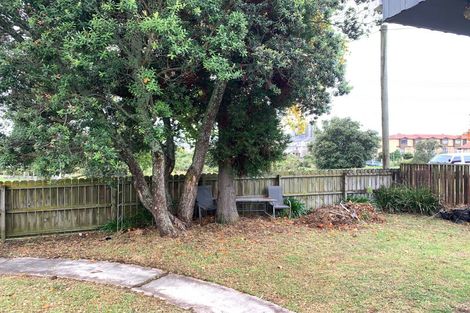 Photo of property in 23 Margan Avenue, New Lynn, Auckland, 0600