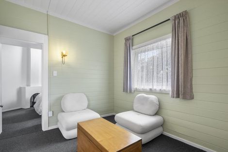 Photo of property in 127 Muritai Road, Eastbourne, Lower Hutt, 5013