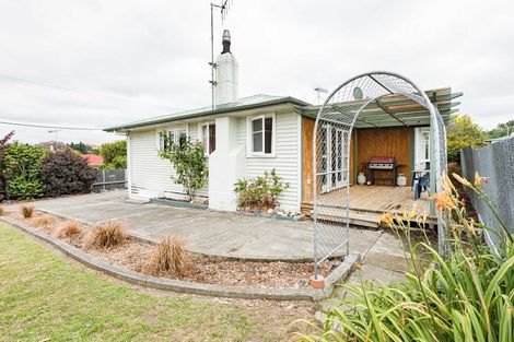 Photo of property in 1 Mcgreevy Street, Waipawa, 4210