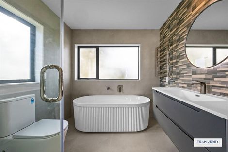 Photo of property in 339b Bucklands Beach Road, Bucklands Beach, Auckland, 2012