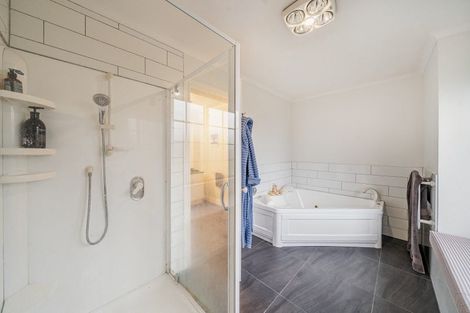 Photo of property in 29 Clearwater Terrace, Brown Owl, Upper Hutt, 5018