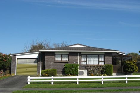 Photo of property in 1/28 Tiverton Crescent, Whalers Gate, New Plymouth, 4310