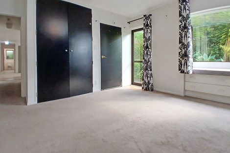 Photo of property in 9 Saddleback Rise, Murrays Bay, Auckland, 0630