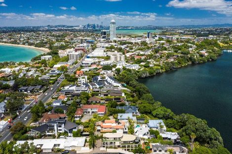 Photo of property in 254a Hurstmere Road, Takapuna, Auckland, 0622