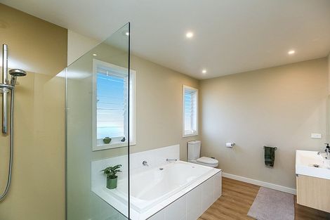 Photo of property in 50a Richmond Road, Brixton, New Plymouth, 4373