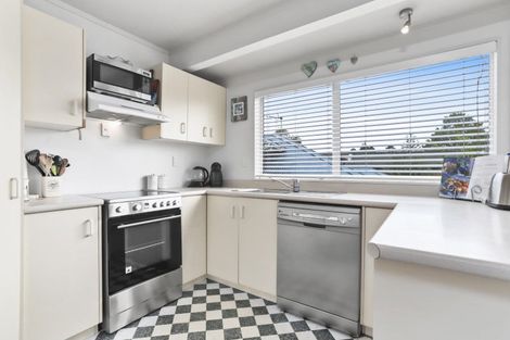 Photo of property in 10 Ambler Avenue, Glen Eden, Auckland, 0602