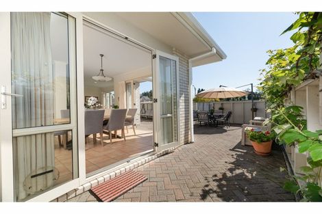 Photo of property in 137 Carlton Street, Bellevue, Tauranga, 3110