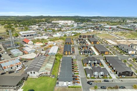 Photo of property in 12 Parenga Lane, Kumeu, 0810