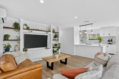 Photo of property in 17 Topliss Drive, Northcross, Auckland, 0632