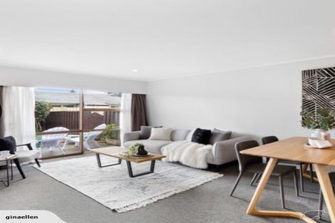 Photo of property in 2/15 Latham Avenue, Pakuranga, Auckland, 2010