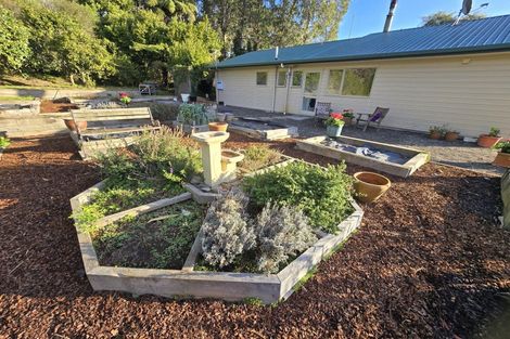 Photo of property in 164 Cross Road, Lepperton, New Plymouth, 4373