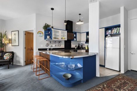 Photo of property in Endeavour Apartments, 12/125u Thorndon Quay, Pipitea, Wellington, 6011