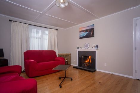 Photo of property in 16 Manchester Street, Patea, 4520