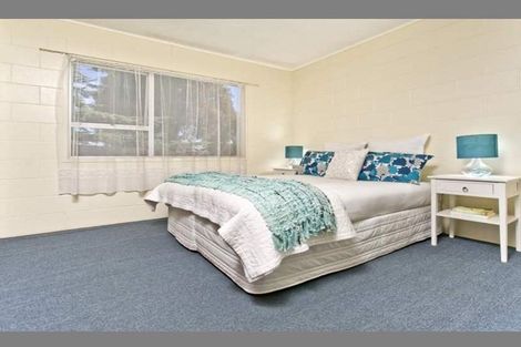 Photo of property in 2/1 Raeben Avenue, Hillcrest, Auckland, 0627