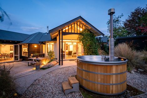 Photo of property in 92 Meadowstone Drive, Wanaka, 9305