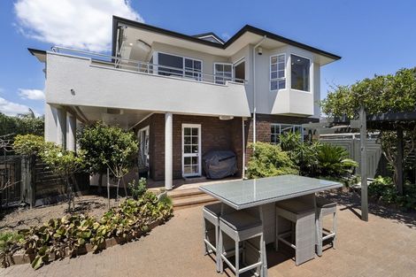 Photo of property in 1/10 Coquille Place, Half Moon Bay, Auckland, 2012