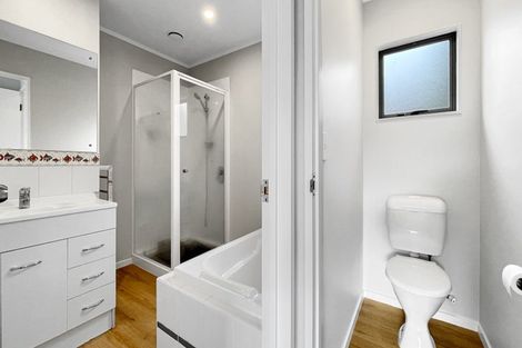 Photo of property in 60 Zefiro Drive, Massey, Auckland, 0614