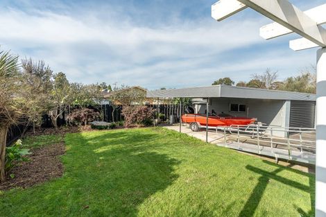 Photo of property in 35 Alison Street, Hamilton Lake, Hamilton, 3204