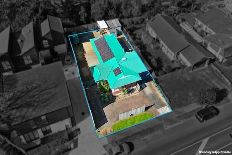 Photo of property in 40 Cascades Road, Pakuranga Heights, Auckland, 2010