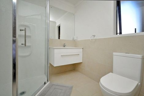 Photo of property in 17 Dumas Place, Rosehill, Papakura, 2113
