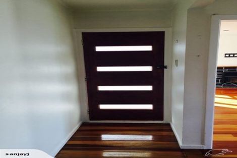 Photo of property in 18 Kirrie Avenue, Te Atatu South, Auckland, 0610