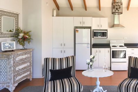 Photo of property in 5 Waicola Drive, Fitzherbert, Palmerston North, 4471