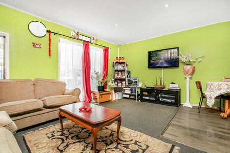 Photo of property in 46 Pukeroa Place, Papakura, 2110