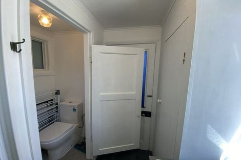 Photo of property in 18 Kauri Street, Eastbourne, Lower Hutt, 5013