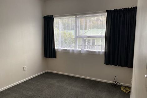 Photo of property in 21f5 Collins Avenue, Tawa, Wellington, 5028