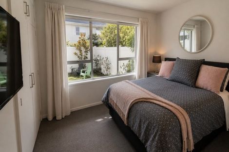Photo of property in 2/37b Main Road, Redcliffs, Christchurch, 8081